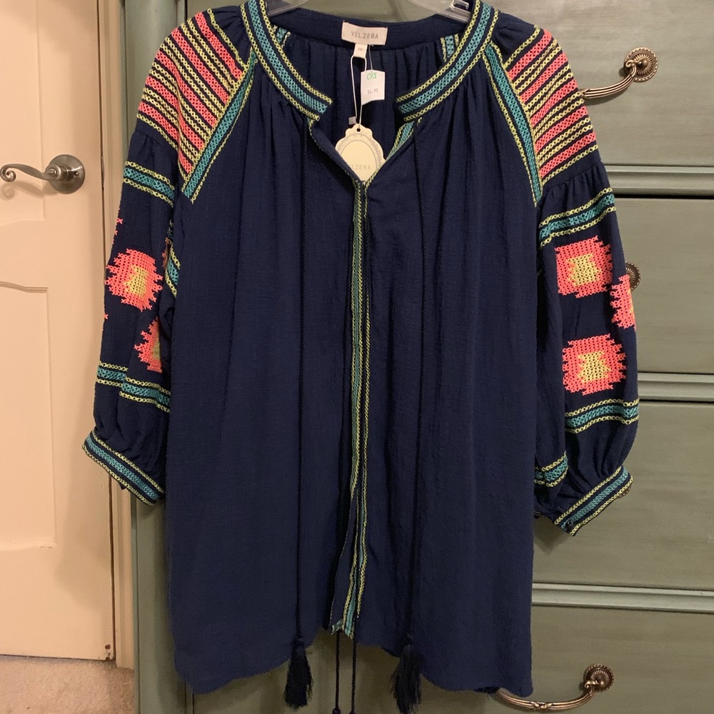 GorgeousVelzera top
